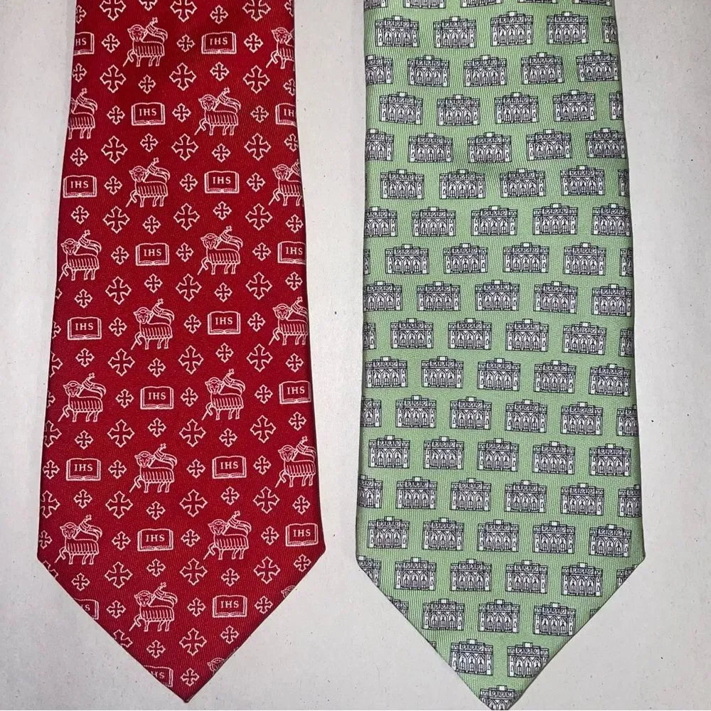 Vineyard Vines 100% Silk Red and Green Patterned Ties